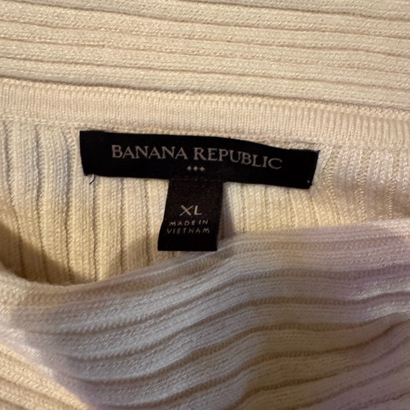 Banana republic off shoulder, extra large cream, long sleeve sweater . NWT - Picture 4 of 8